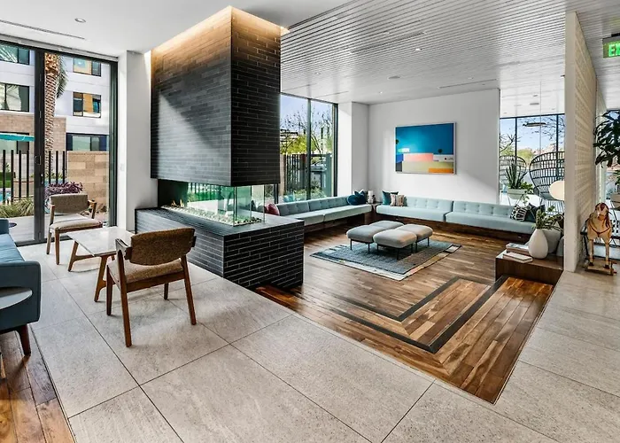 Escape To Town Golden Dream Apartment